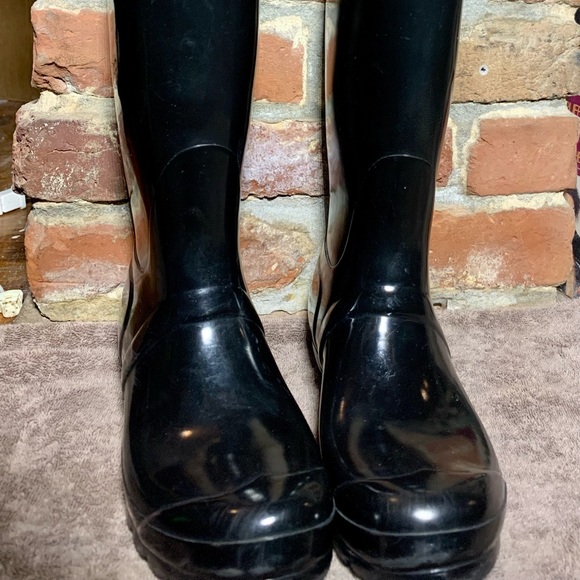 Hunter Jet Black Original Gloss tall rain boots. - Picture 2 of 6